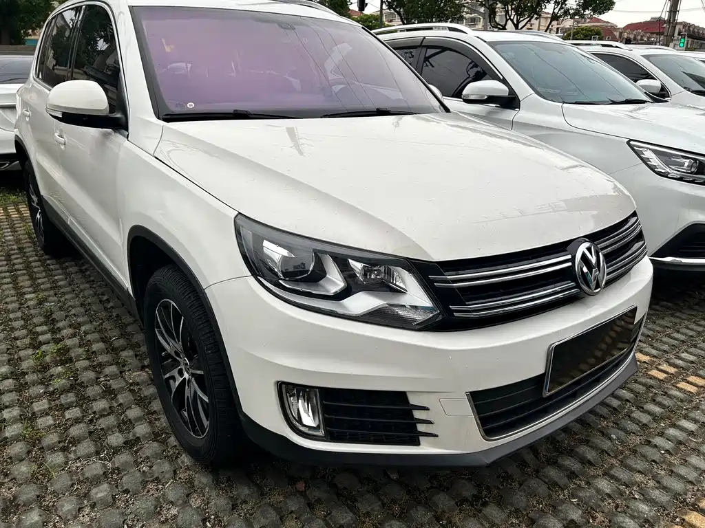 Volkswagen Tiguan 2015 1.8TSI AT