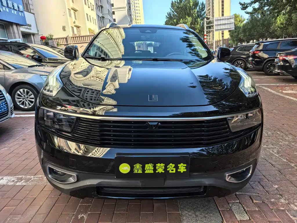 Lynk & Co 01 — миниатюра 2