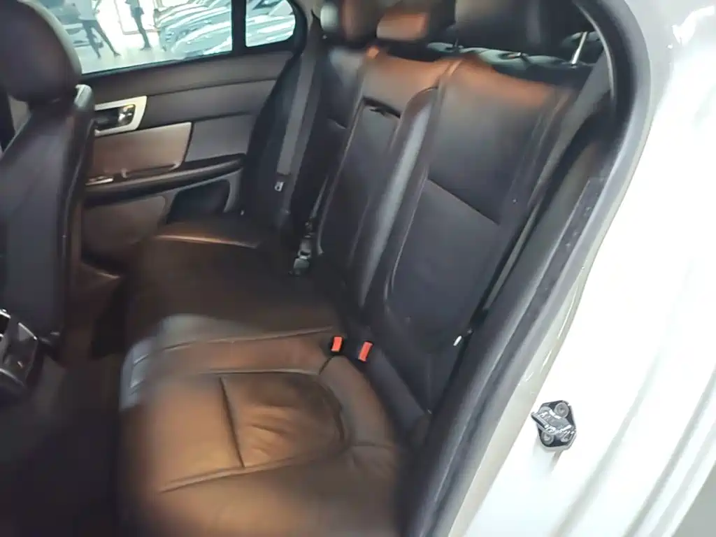 Jaguar XF — миниатюра 17