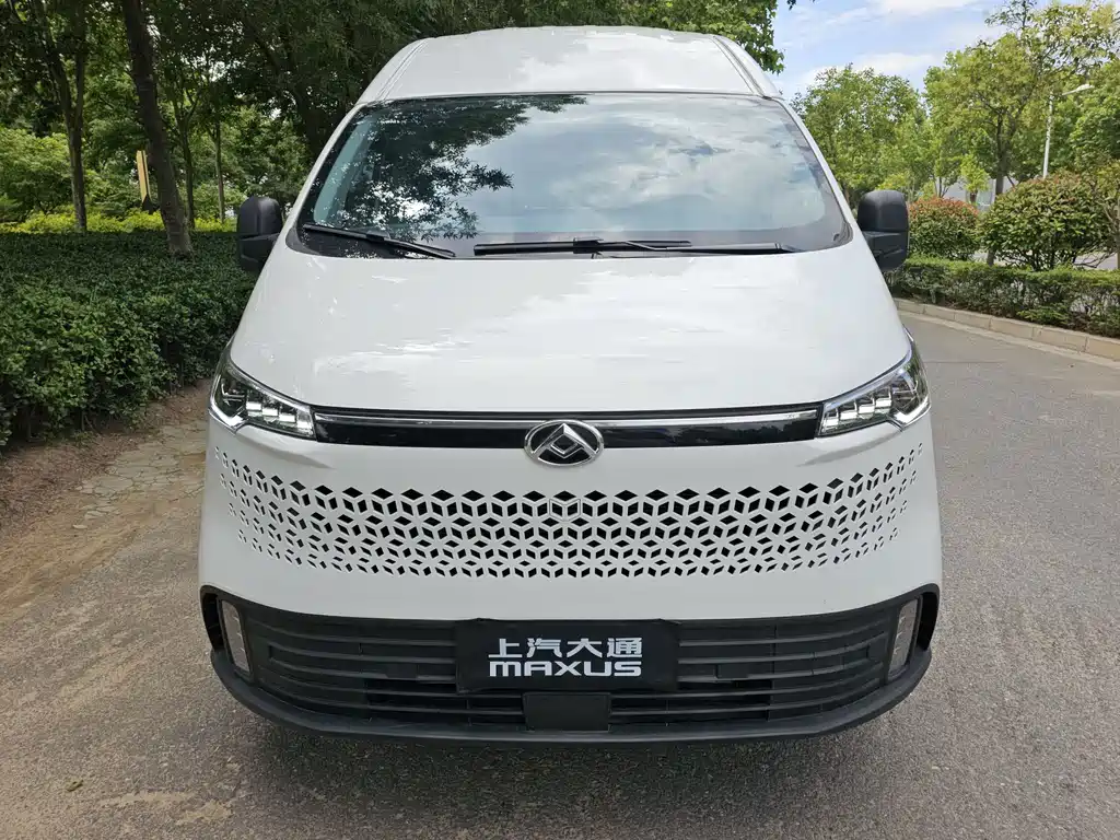 MAXUS V70 — миниатюра 2