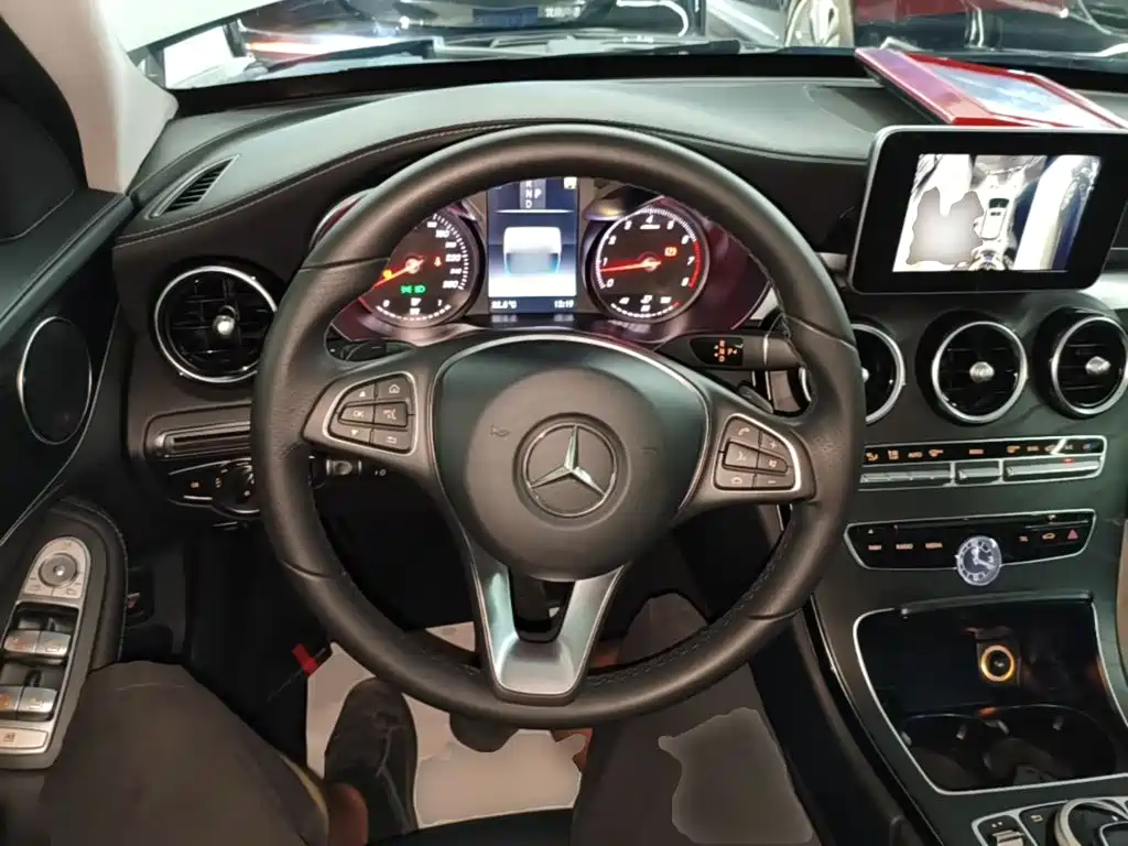 Mercedes-Benz C-Class — миниатюра 11