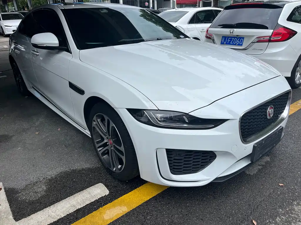 Jaguar XEL — миниатюра 3