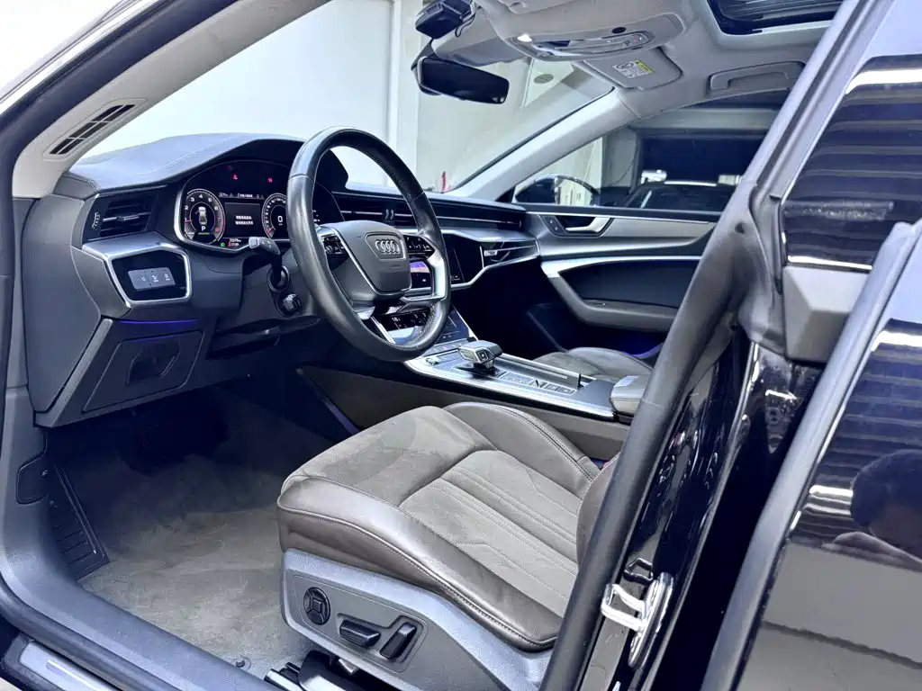 Audi A7L — миниатюра 9