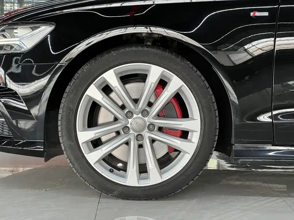 Audi A6L — миниатюра 12