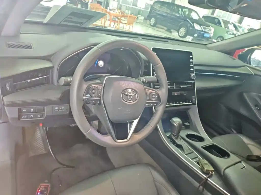 Toyota Avalon — миниатюра 10