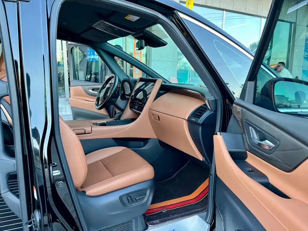 Toyota Vellfire — миниатюра 6