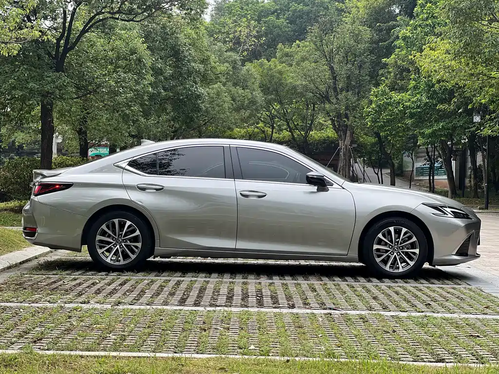 Lexus ES — фотографии объявления, Фото 9