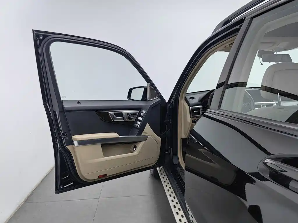 Mercedes-Benz GLK-Class (Import) — миниатюра 8