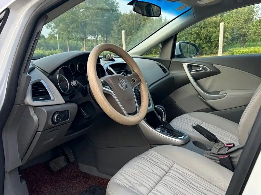 Buick Excelle — миниатюра 8