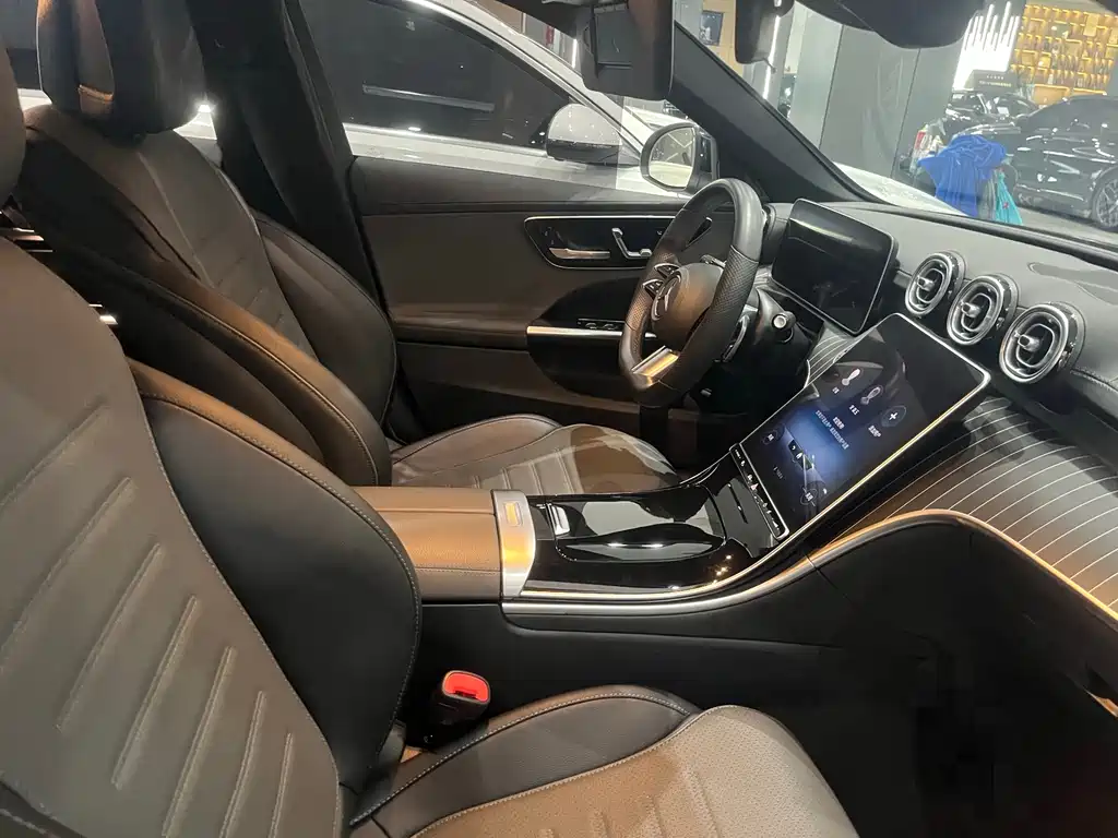 Mercedes-Benz C-Class — миниатюра 4