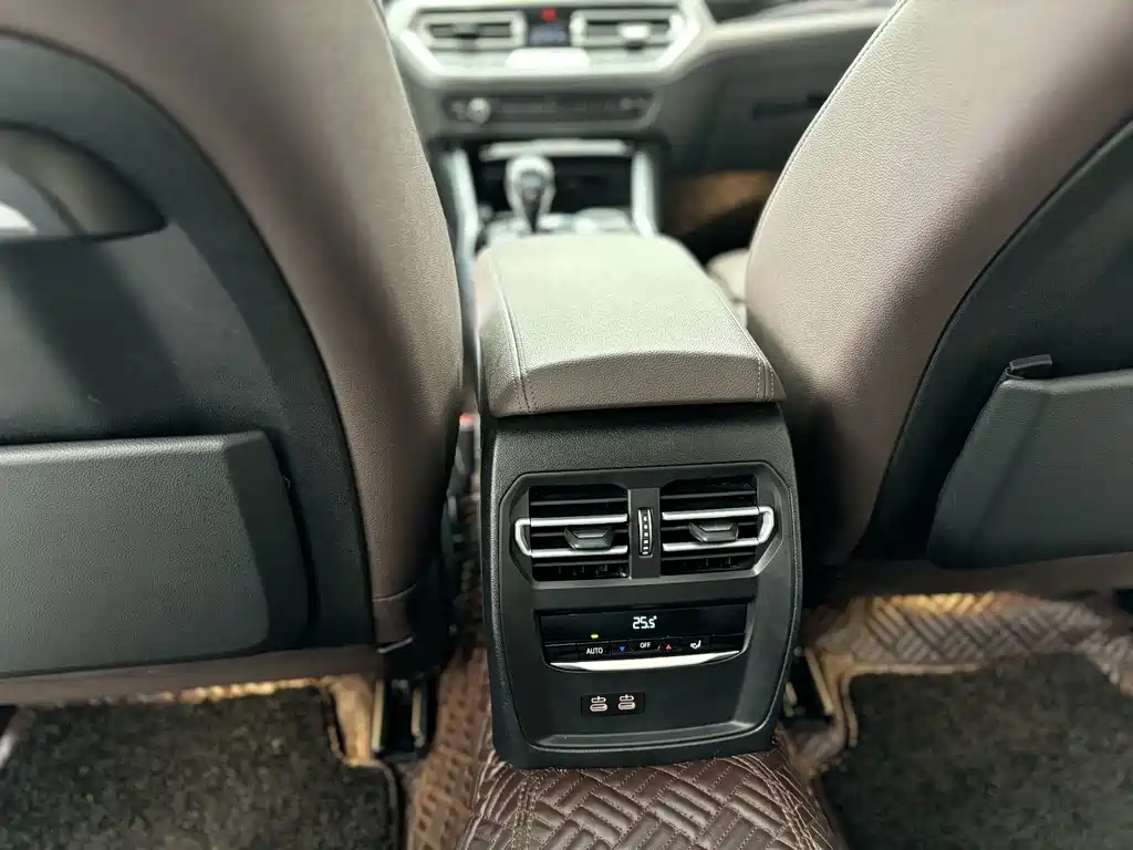 BMW 3 Series — миниатюра 8