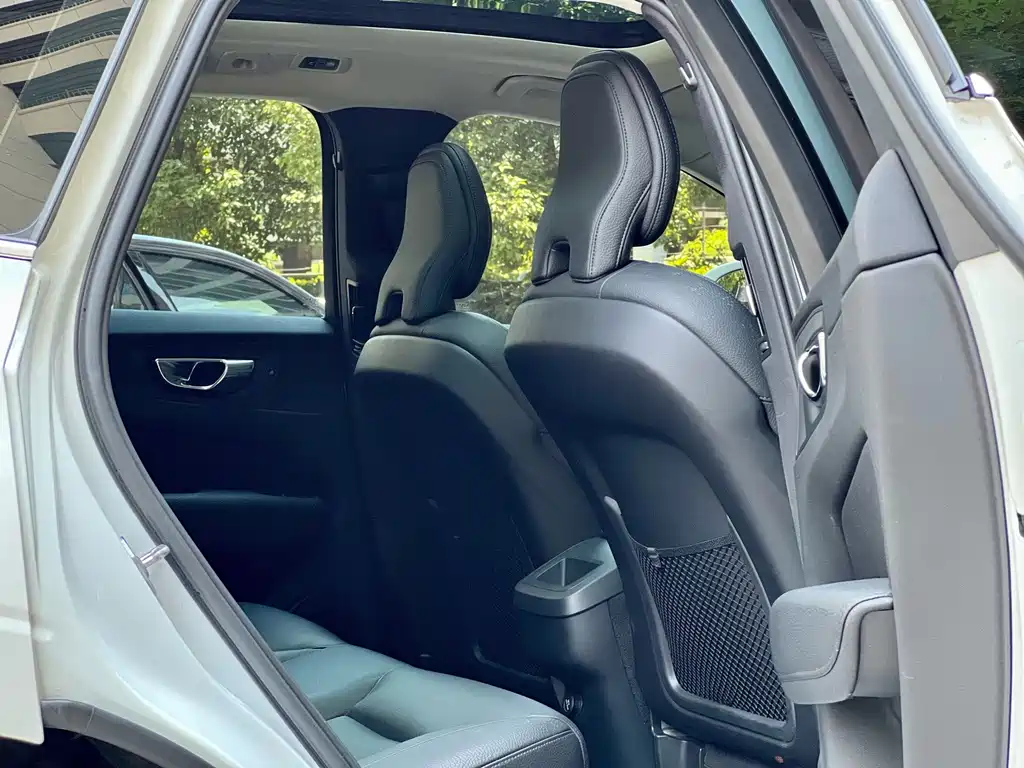 Volvo XC60 — миниатюра 12