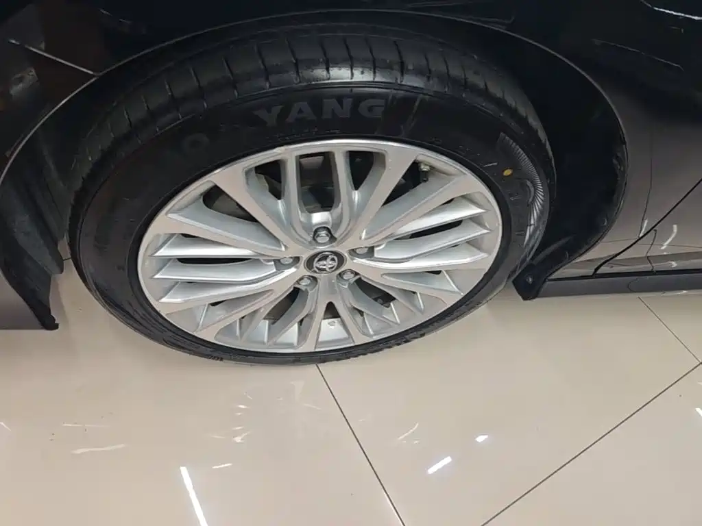 Toyota Camry — миниатюра 23