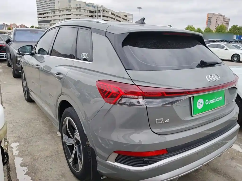 Audi Q4 e-tron — миниатюра 5