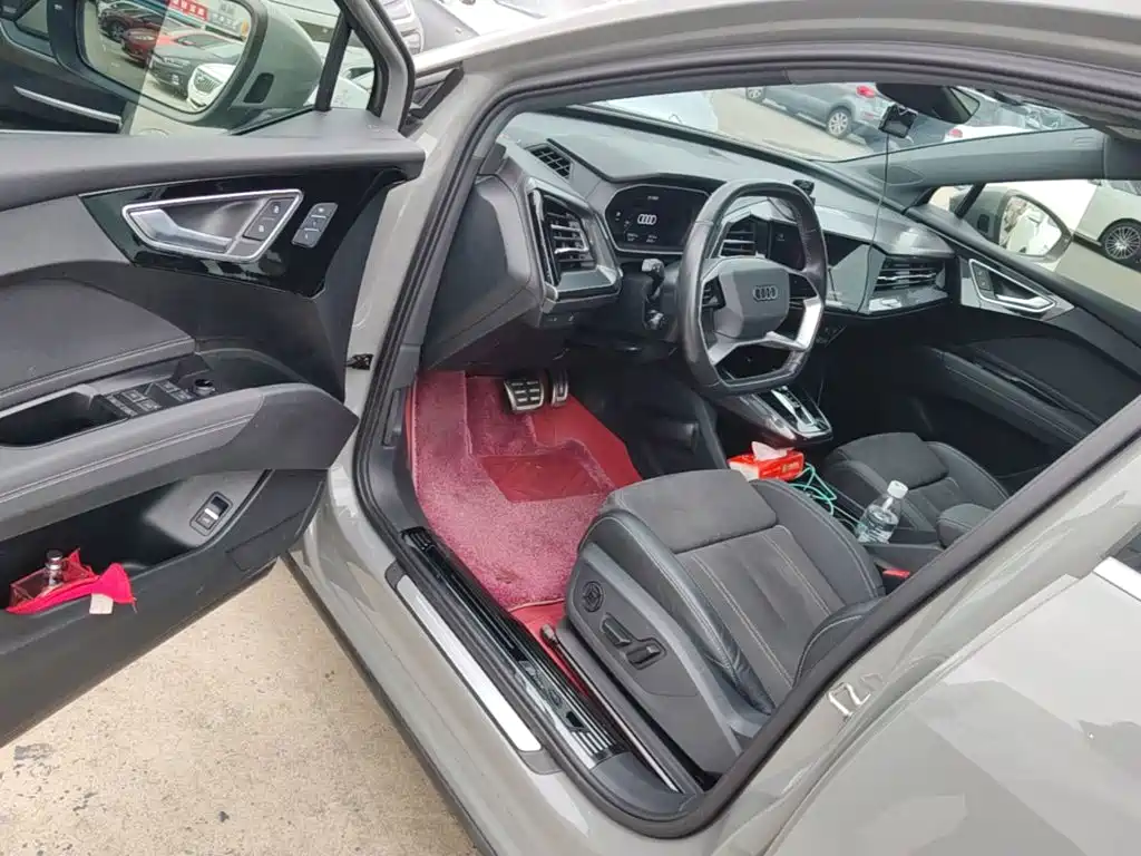 Audi Q4 e-tron — миниатюра 16