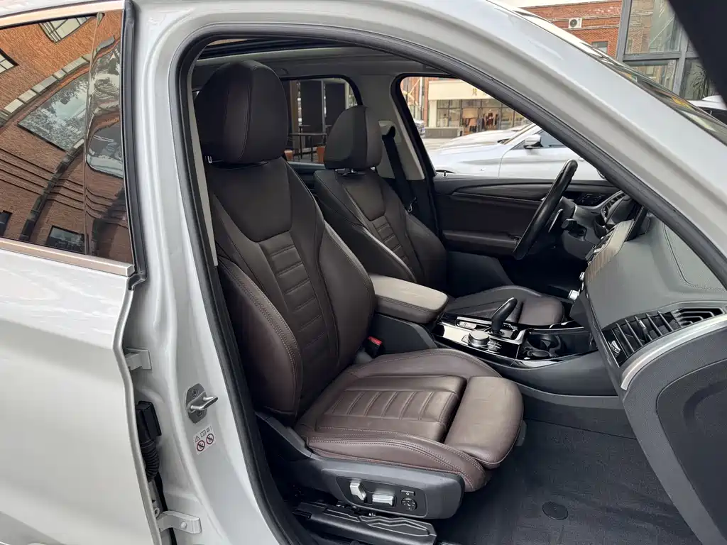 BMW X3 — миниатюра 21