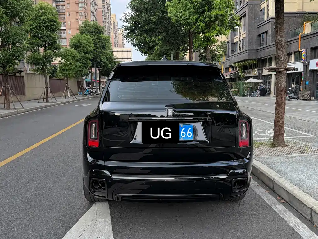 Rolls-Royce Cullinan — миниатюра 4