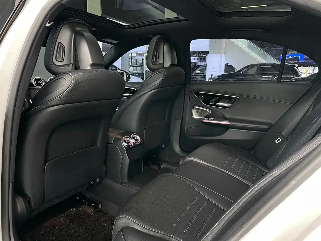 Mercedes-Benz C-Class — миниатюра 9