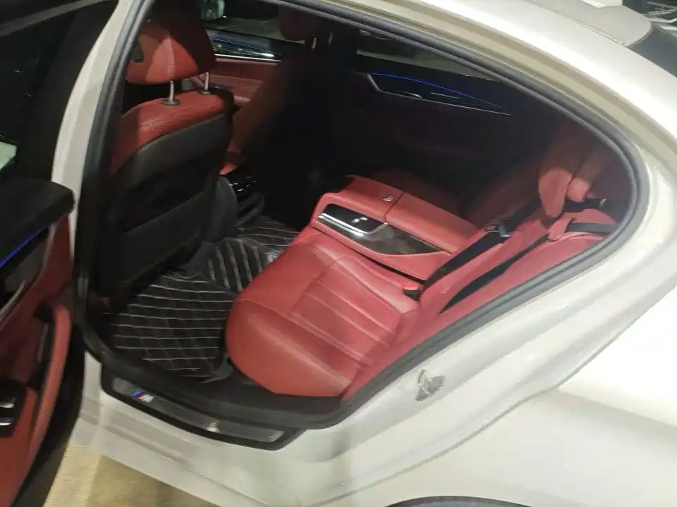 BMW 5 Series — миниатюра 5