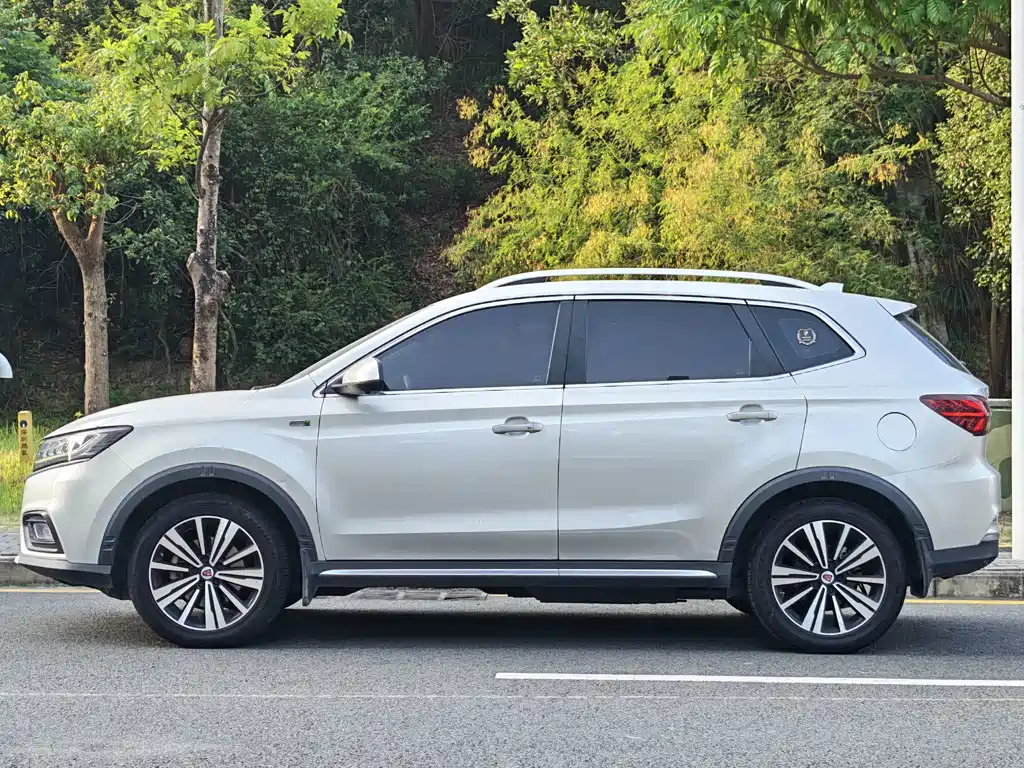 Roewe RX5 New Energy — миниатюра 4