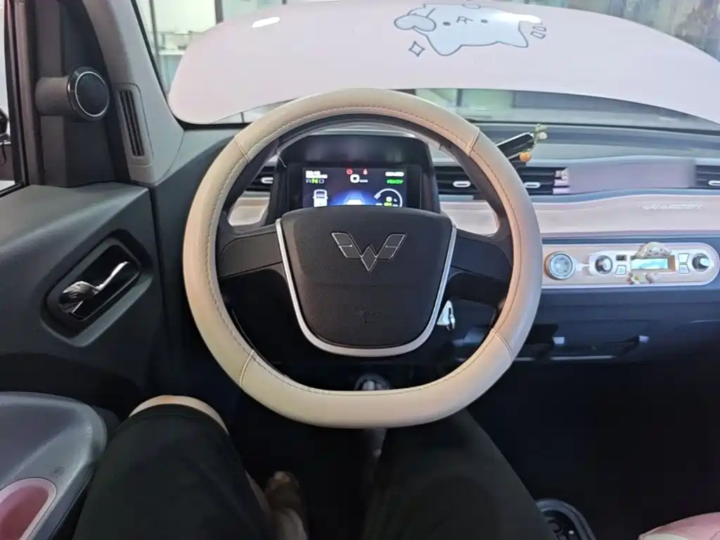 Wuling MINIEV — миниатюра 11