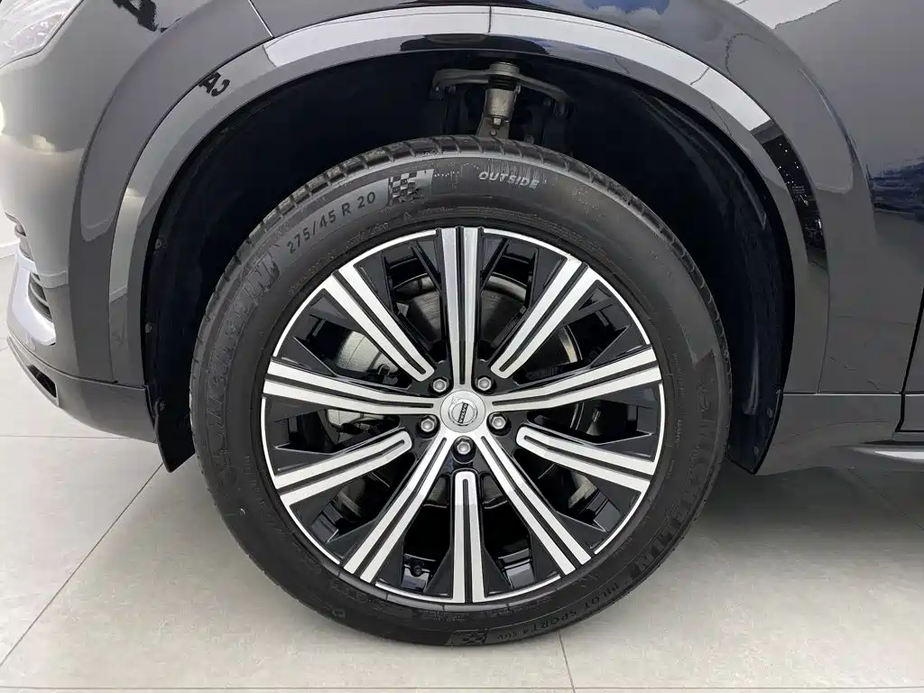 Volvo XC90 — миниатюра 8