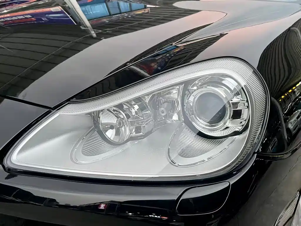 Porsche Cayenne — миниатюра 18