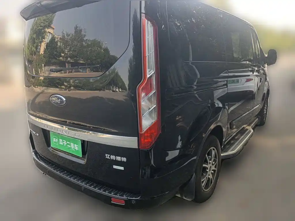 Ford Tourneo — миниатюра 6