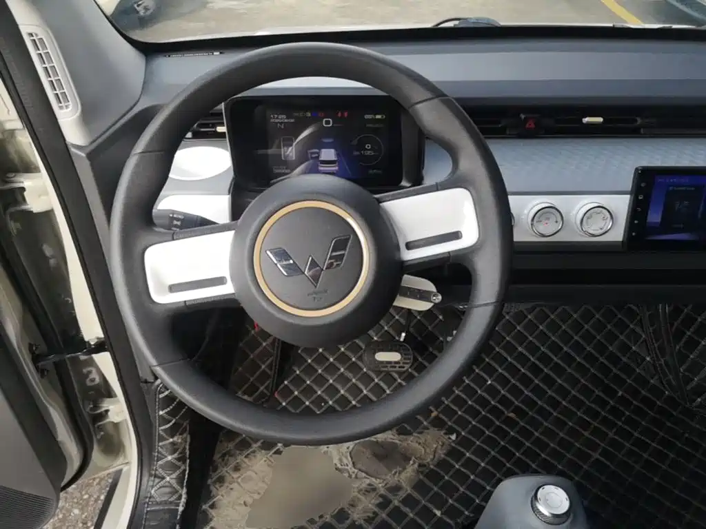 Wuling MINIEV — миниатюра 11