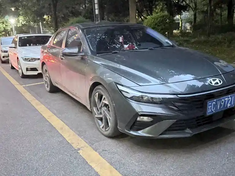 Hyundai Elantra — миниатюра 3