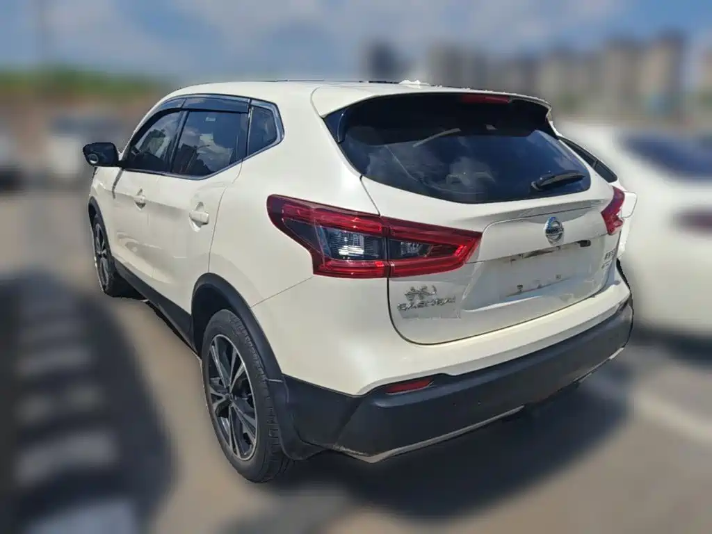 Nissan Qashqai — миниатюра 7
