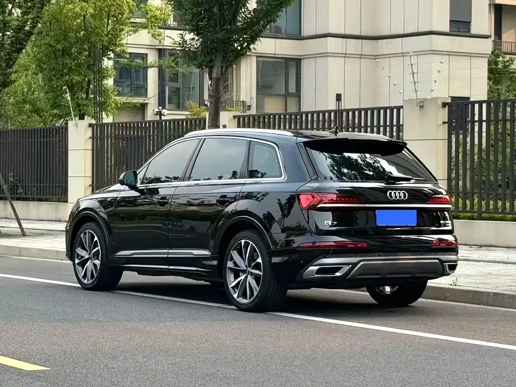 Audi Q7 — миниатюра 9