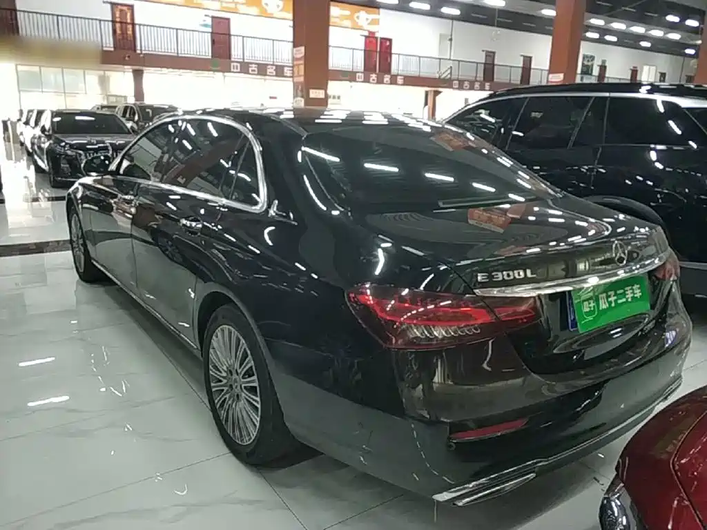 Mercedes-Benz E-Class — миниатюра 5