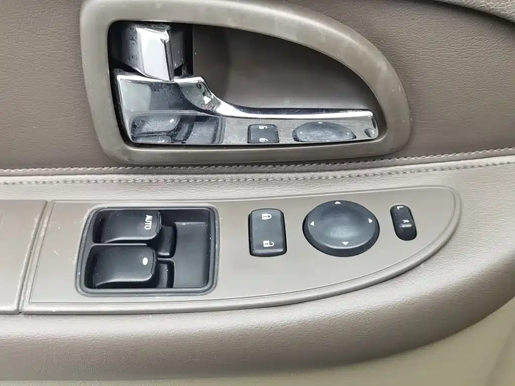 Buick GL8 — миниатюра 9