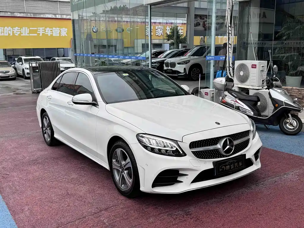 Mercedes-Benz C-Class — миниатюра 3