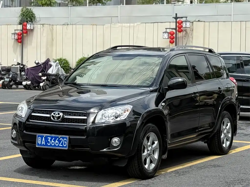 Toyota RAV4 2010