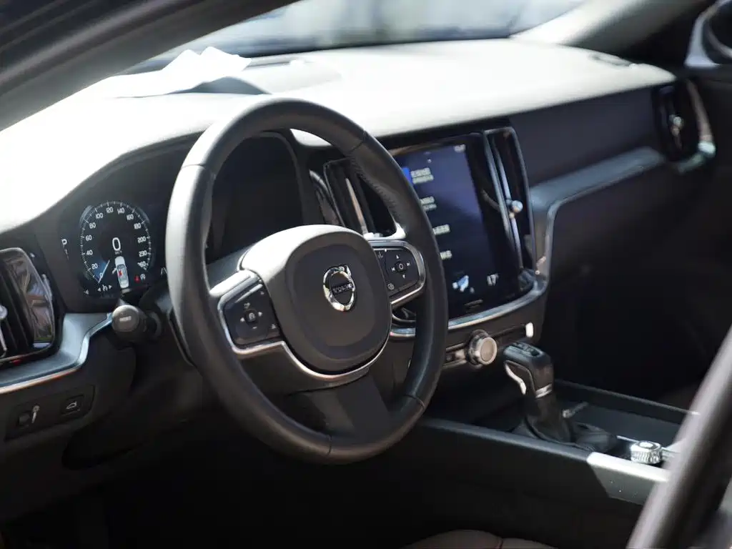 Volvo S60 — миниатюра 5