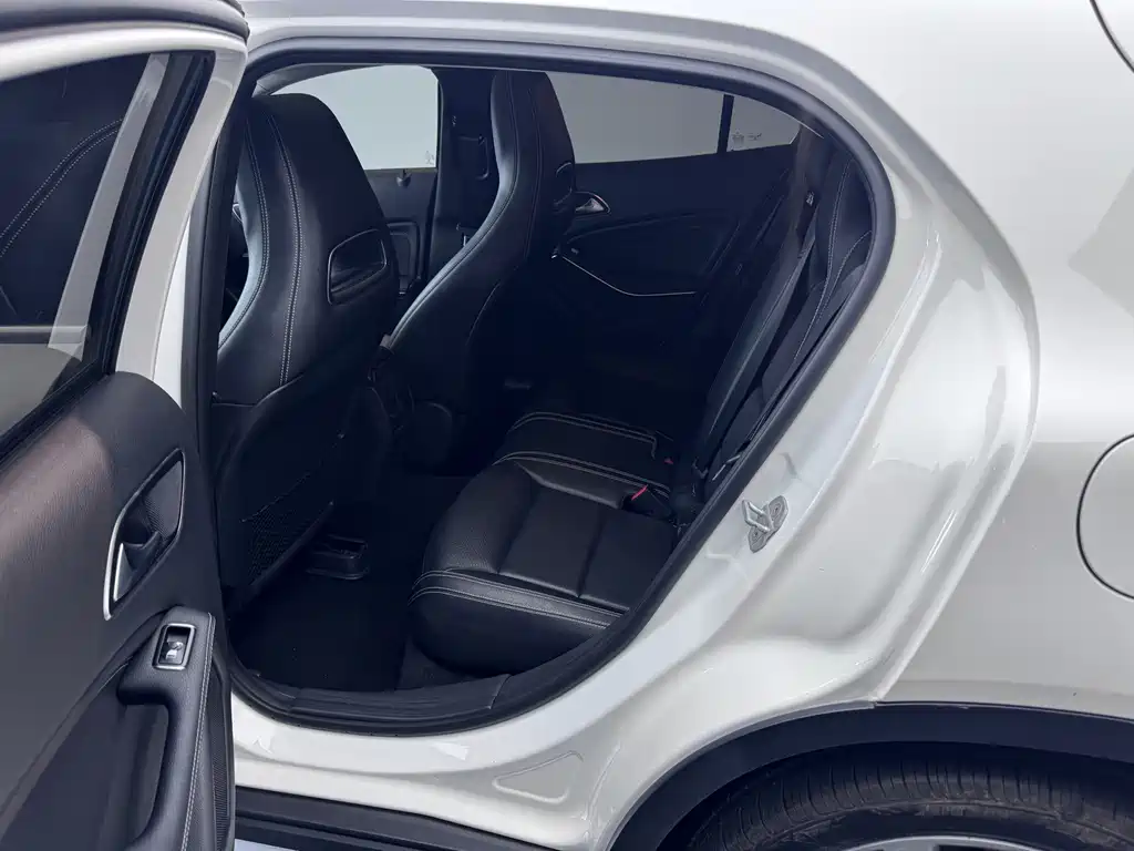 Mercedes-Benz GLA — миниатюра 4