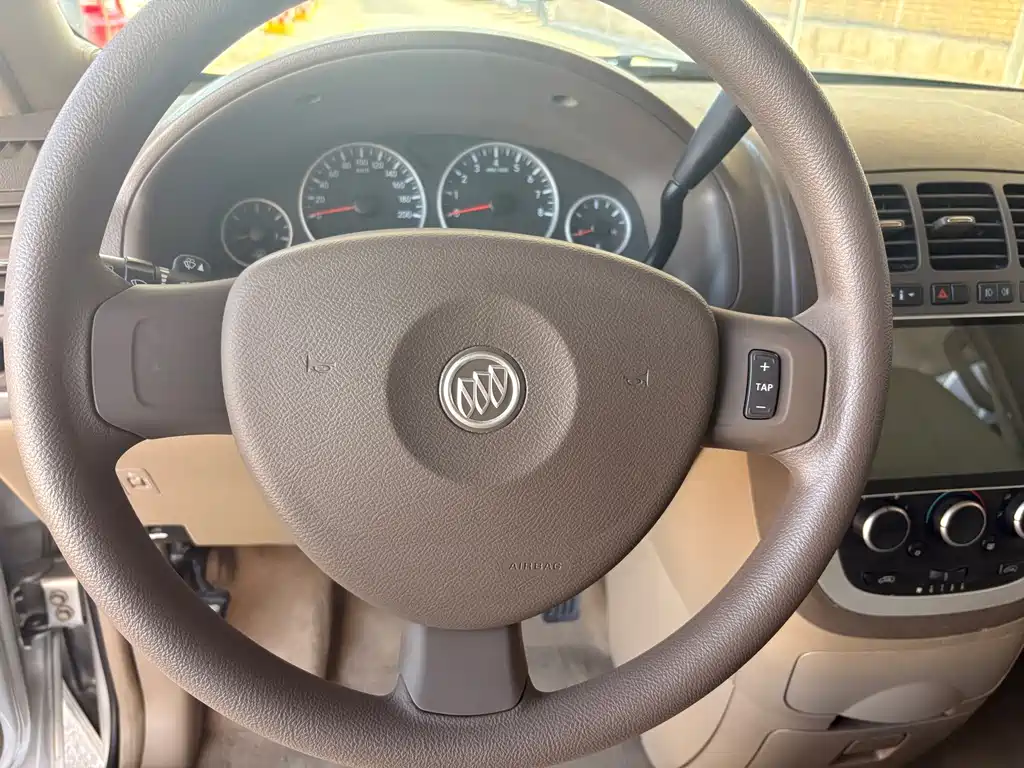 Buick GL8 — миниатюра 7