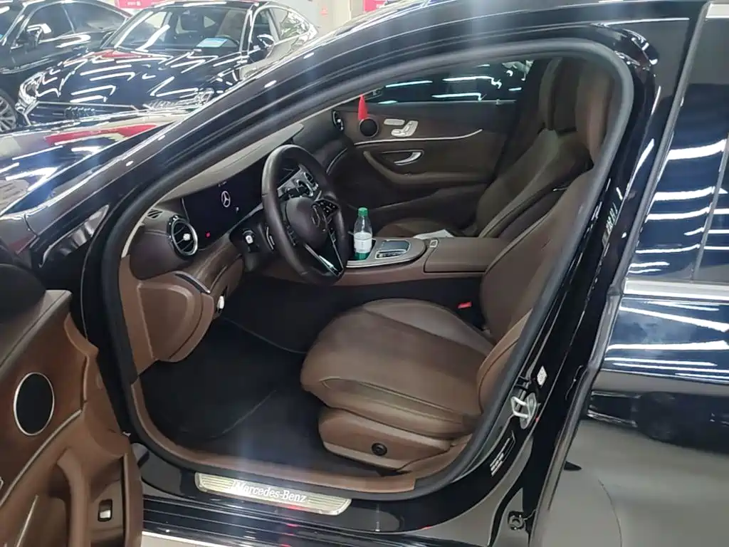 Mercedes-Benz E-Class — миниатюра 15