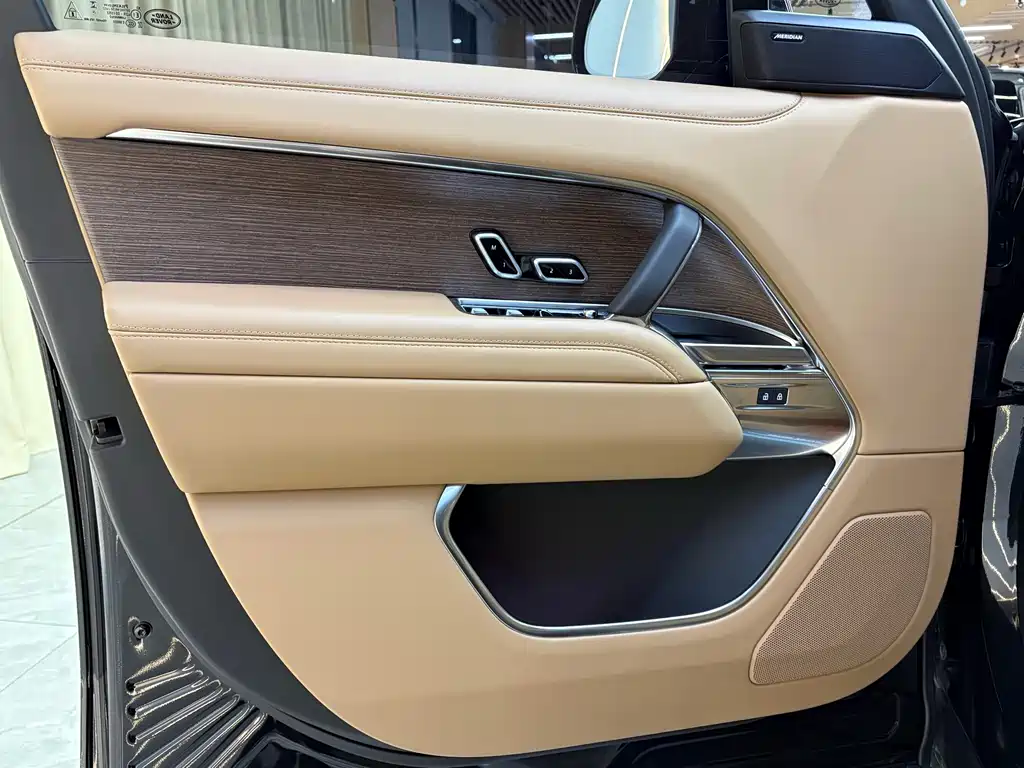 Land Rover Range Rover — миниатюра 12
