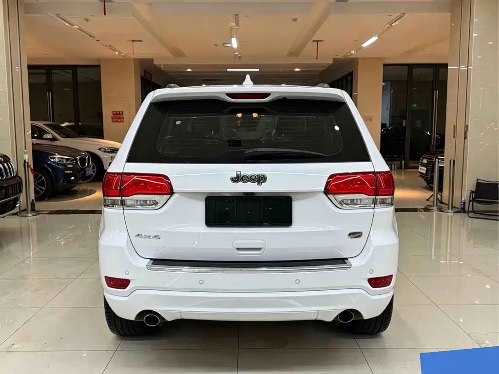 Jeep Grand Cherokee (Import) — миниатюра 17