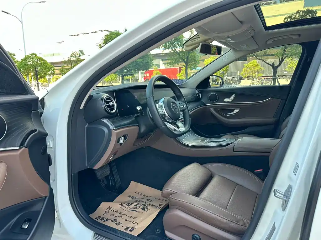 Mercedes-Benz E-Class E 2019 E 200 L Sport