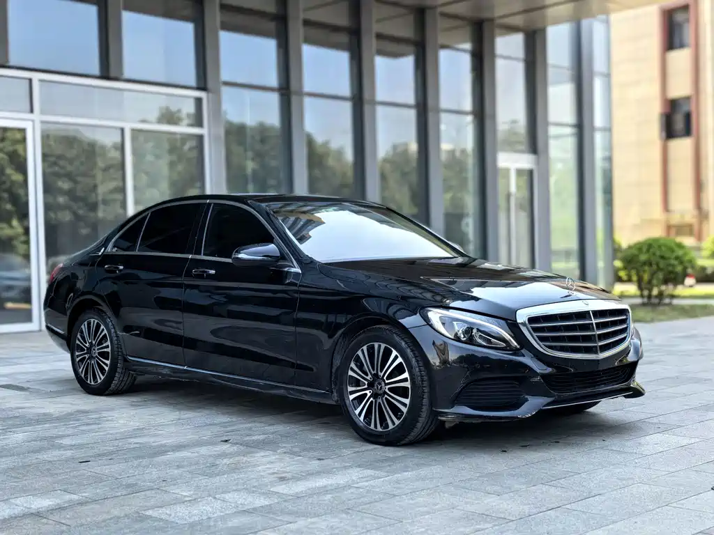 Mercedes-Benz C-Class — миниатюра 3