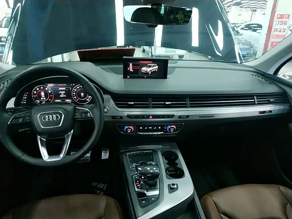 Audi Q7 — миниатюра 13