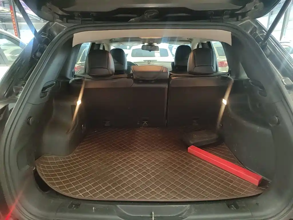 Jeep Cherokee — миниатюра 19