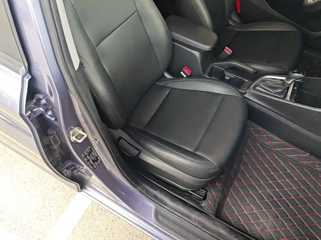 Hyundai Elantra — миниатюра 25