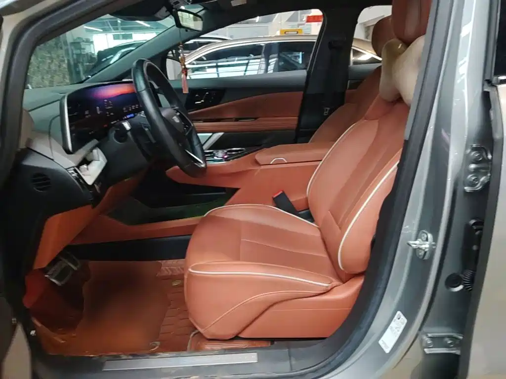 Cadillac IQ — миниатюра 15