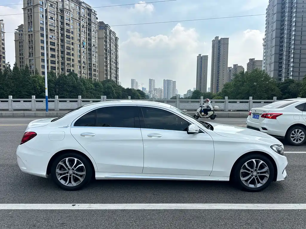Mercedes-Benz C-Class — миниатюра 4