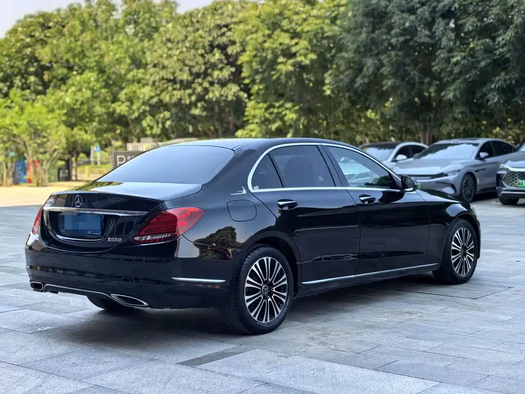 Mercedes-Benz C-Class — миниатюра 5